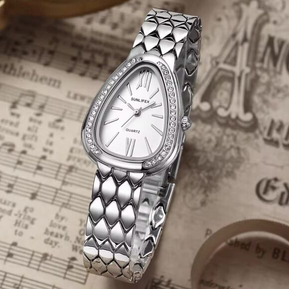 Silver Serpenti Elegant Teardrop Watch with Crystal Accents